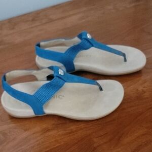 Vionic Teal Blue Sz 7 Womens Thong Sandals